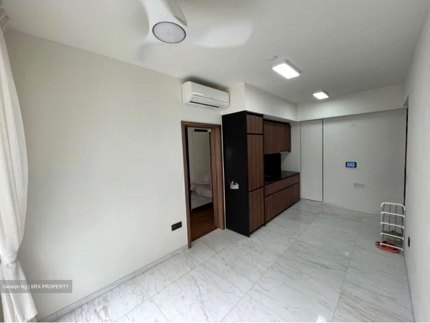 Coastline Residences (D15), Apartment #563941321
